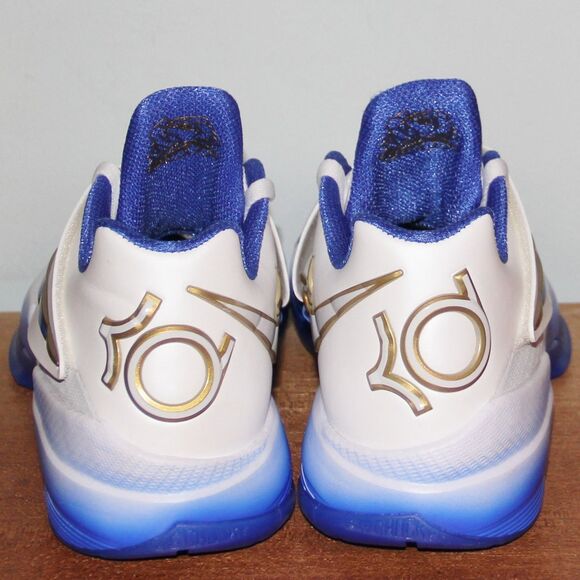 Athletic_Shoes